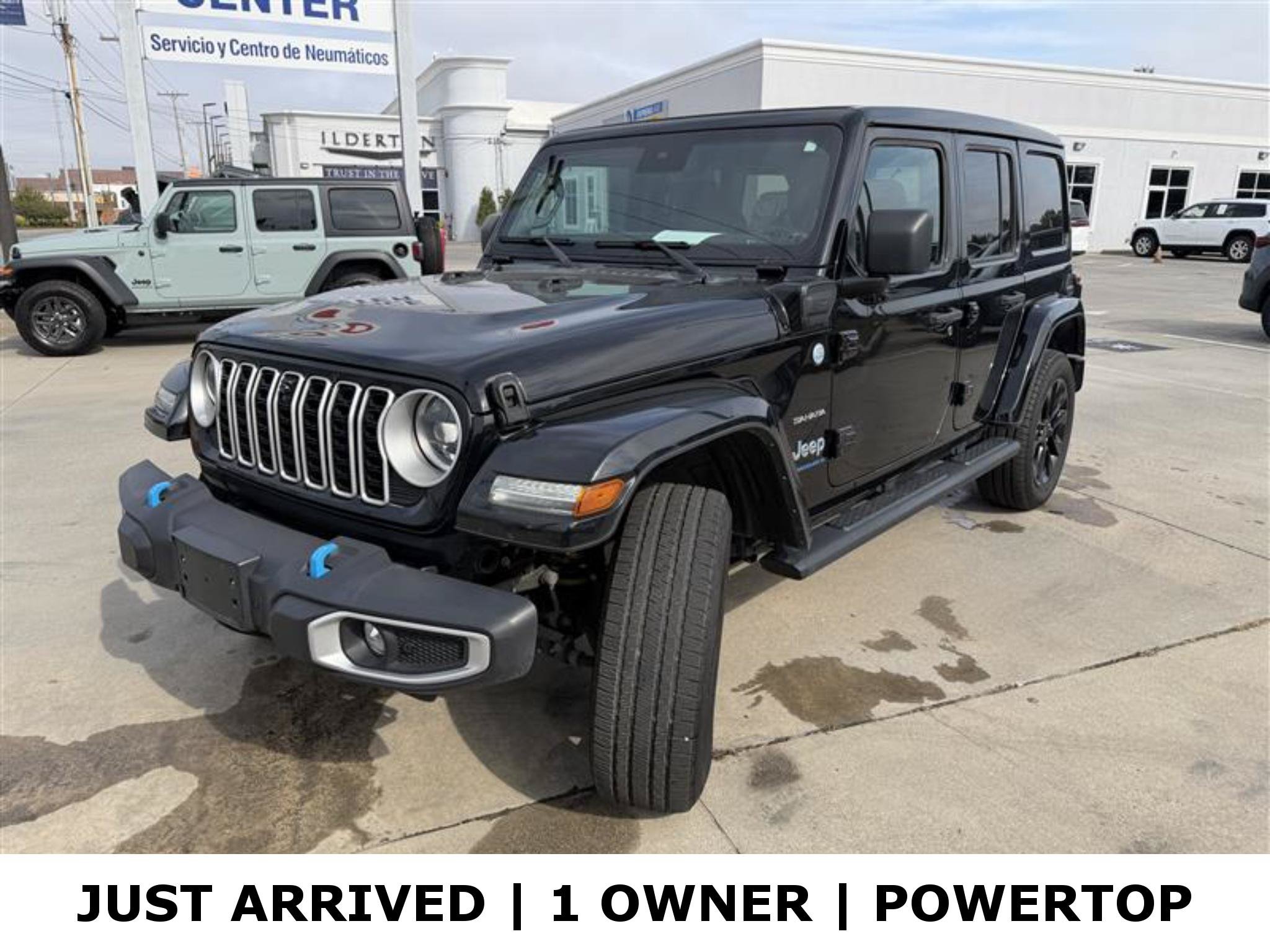 Used 2024 Jeep Wrangler Unlimited Sahara w/ Technology Group AWD/4WD image 1