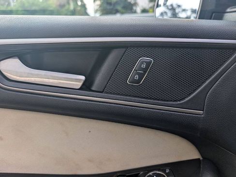 Used 2015 Ford Edge SEL AWD/4WD image 30