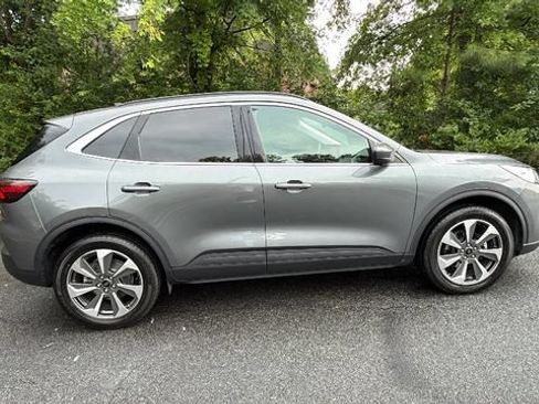 Certified 2024 Ford Escape Platinum AWD/4WD image 9