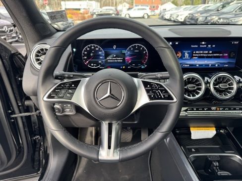 Used 2026 Mercedes-Benz GLB 250 4MATIC image 15