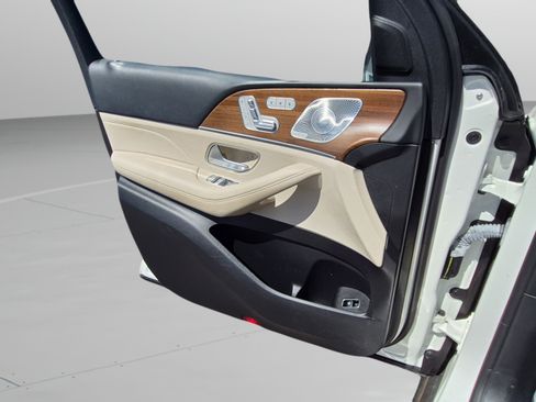 Used 2023 Mercedes-Benz GLS 450 4MATIC image 27