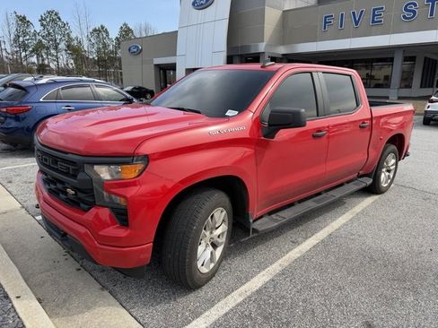 Used 2024 Chevrolet Silverado 1500 Custom image 2