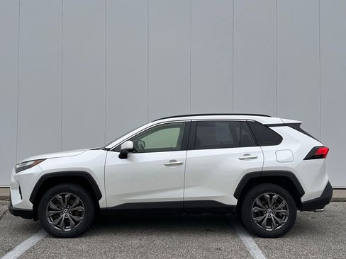 Used 2022 Toyota RAV4 Limited AWD/4WD image 2