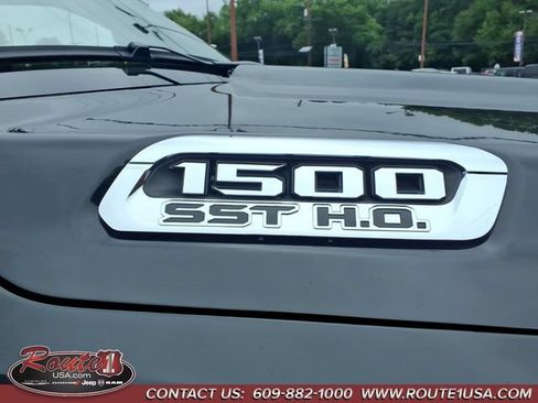 Used 2025 RAM 1500 Limited w/ Body Color Bumper Group AWD/4WD image 11