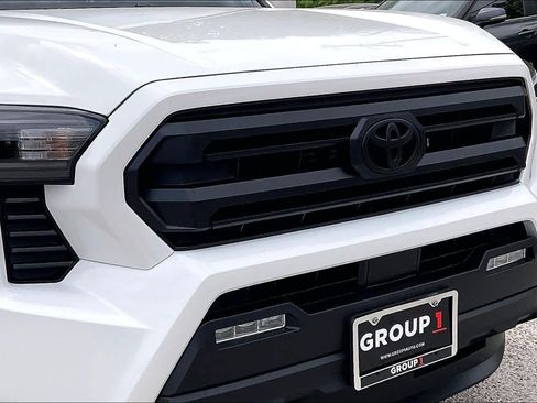 Used 2026 Toyota Tacoma SR5 image 29