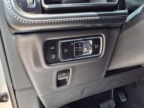 Used 2023 Lincoln Nautilus AWD w/ Premium Package image 21