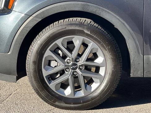 Used 2023 Kia Telluride LX image 27