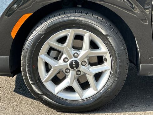 Used 2024 Kia Soul LX w/ Option Group 015 image 30