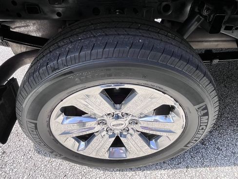 Used 2015 Ford F150 XLT w/ Equipment Group 302A Luxury AWD/4WD image 21