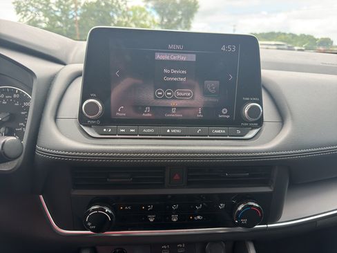 Used 2024 Nissan Rogue S FWD image 6