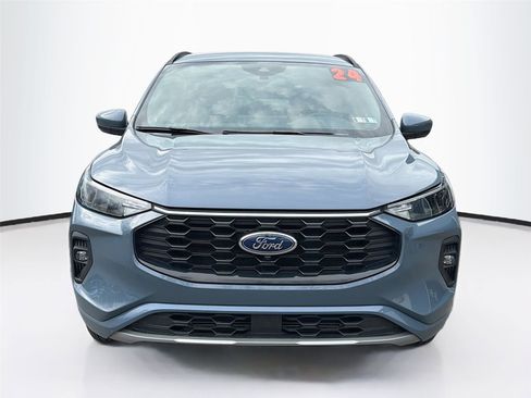 Used 2024 Ford Escape ST-Line Select w/ Tech Pack #2 image 2