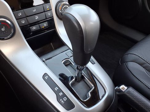 Used 2016 Chevrolet Cruze LT image 11