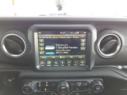 Used 2022 Jeep Wrangler Unlimited Rubicon 4xe w/ Dual Top Group image 59