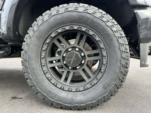 New 2026 Ford F250 Lariat w/ Black Appearance Package image 7