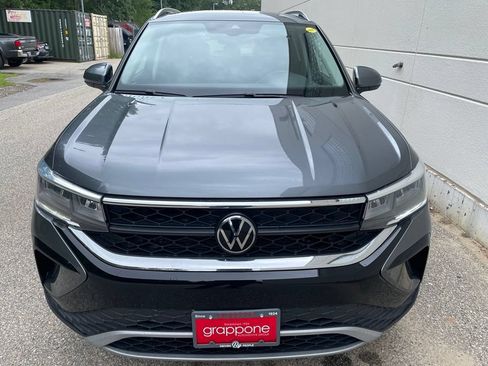 Used 2023 Volkswagen Taos SE AWD/4WD image 3