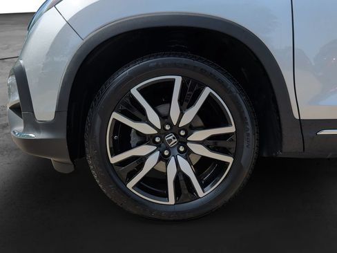 Used 2019 Honda Pilot Touring image 9