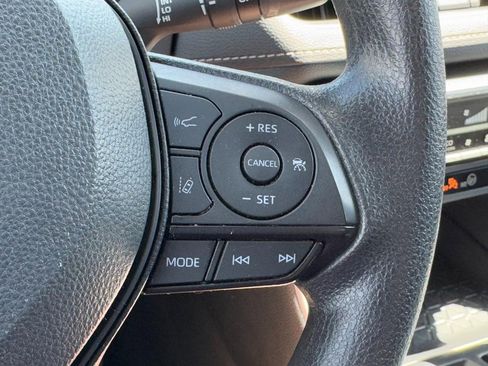 Used 2024 Toyota RAV4 XLE image 17