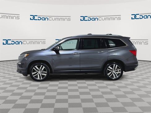 Used 2017 Honda Pilot Touring image 5