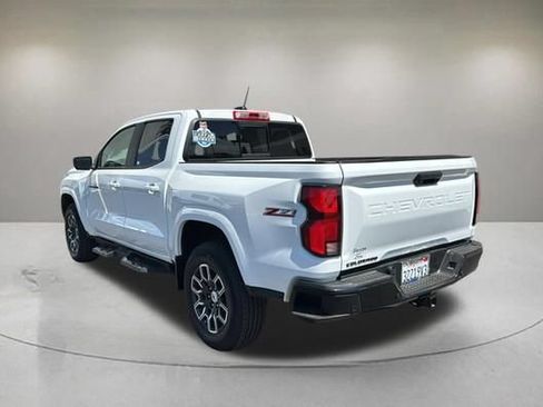 Used 2023 Chevrolet Colorado Z71 w/ Z71 Convenience Package 2 AWD/4WD image 4