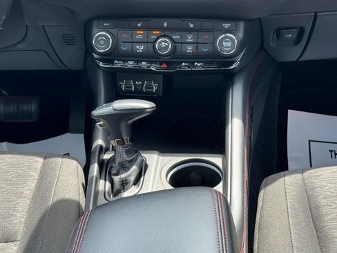 Used 2025 Dodge Durango GT AWD/4WD image 18