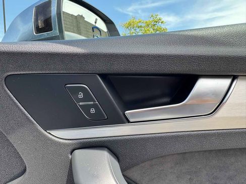 Used 2018 Audi SQ5 Premium Plus w/ Navigation Package AWD/4WD image 36