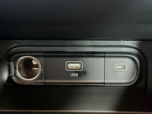 Used 2025 Kia Sportage LX image 24