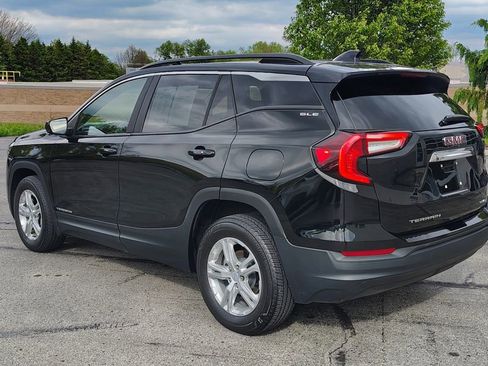 Used 2023 GMC Terrain SLE w/ Driver Convenience Package AWD/4WD image 9