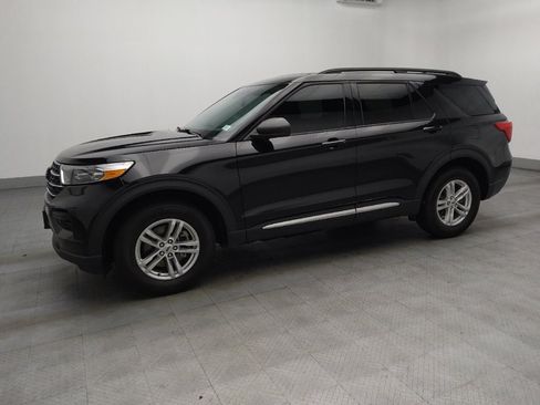 Used 2023 Ford Explorer XLT image 2