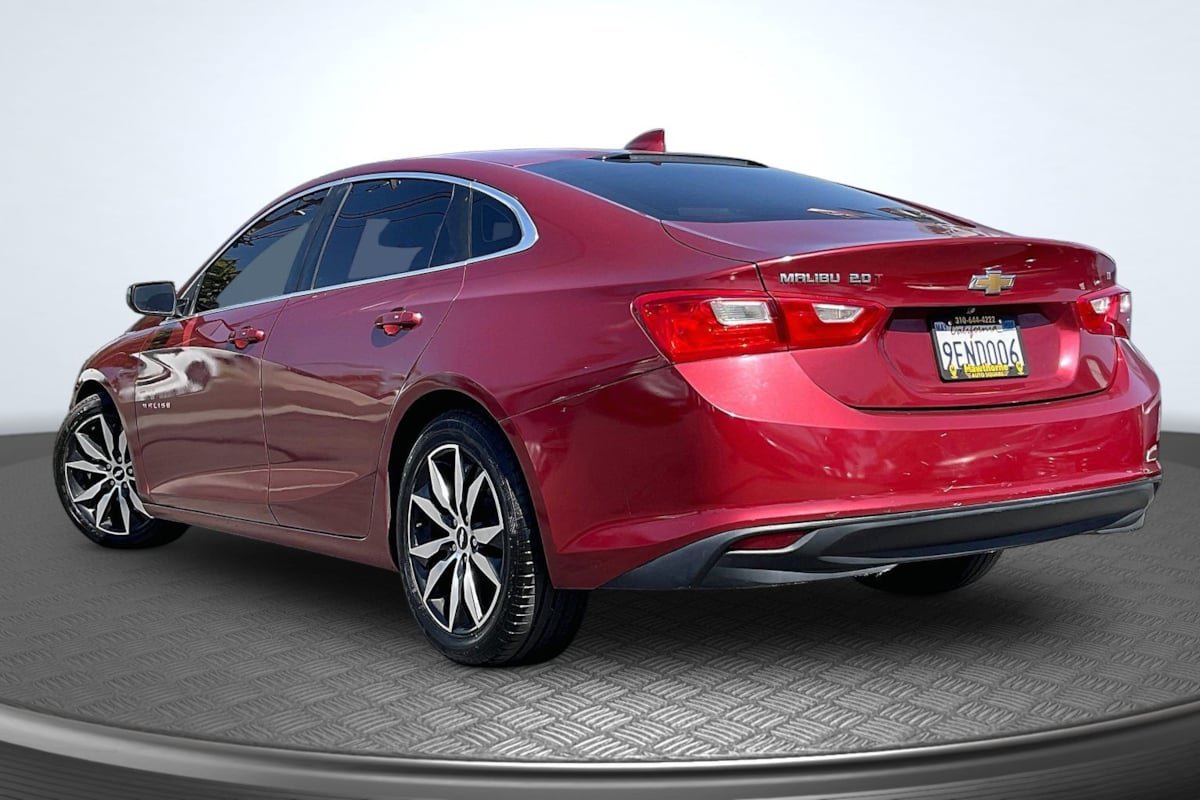 Used 2016 Chevrolet Malibu LT FWD image 2