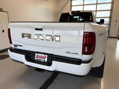 Used 2025 RAM 3500 Laramie w/ Max Tow Package AWD/4WD image 7