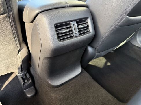 Used 2017 Honda Accord EX-L image 32