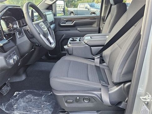 New 2025 GMC Sierra 2500 SLE w/ SLE Value Package; image 9