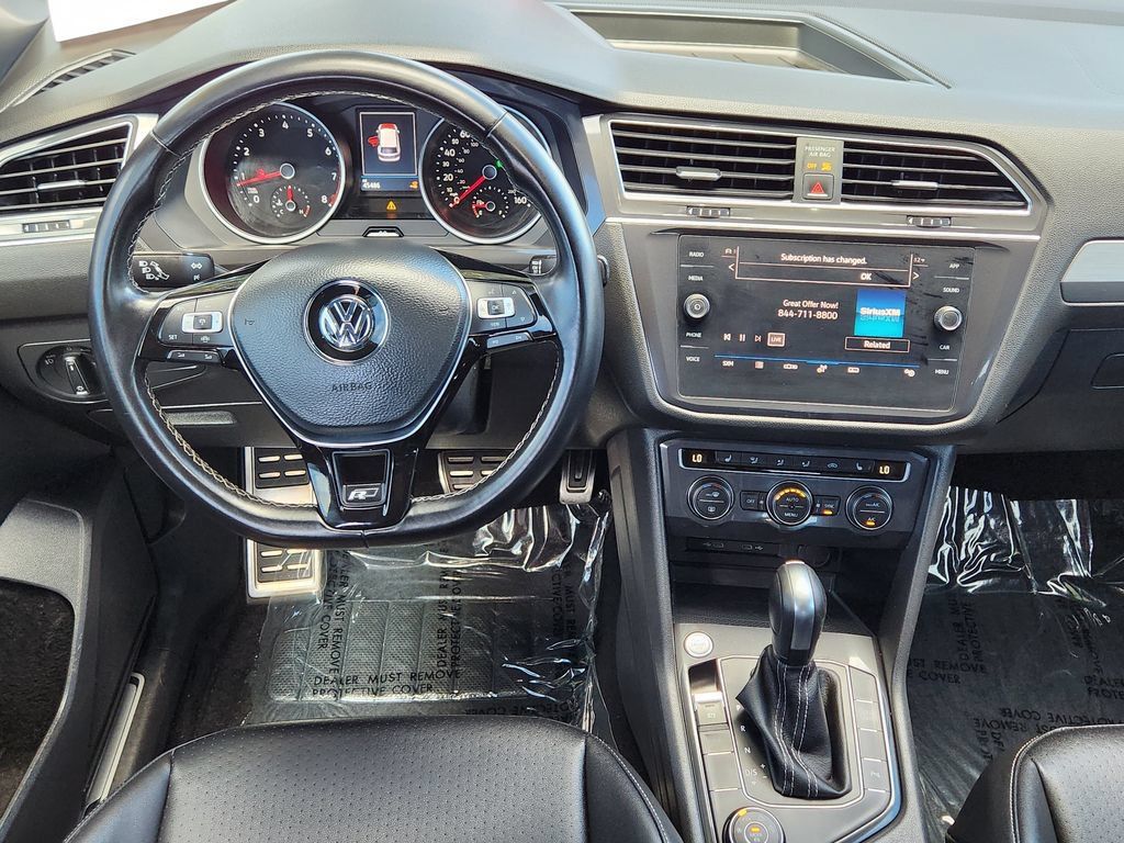 Used 2021 Volkswagen Tiguan SE R-Line AWD/4WD image 3