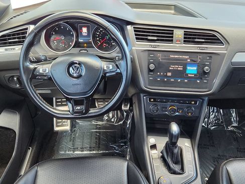 Used 2021 Volkswagen Tiguan SE R-Line AWD/4WD image 3