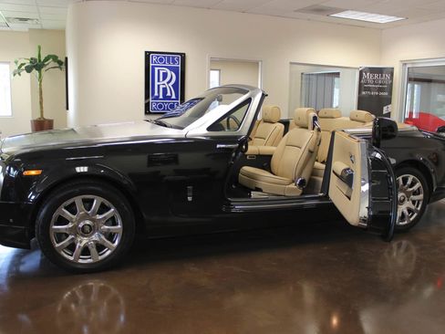 Used 2014 Rolls-Royce Phantom Drophead Coupe RWD image 7