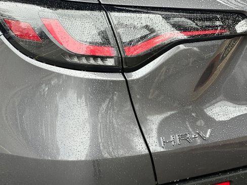 Used 2025 Honda HR-V LX image 12