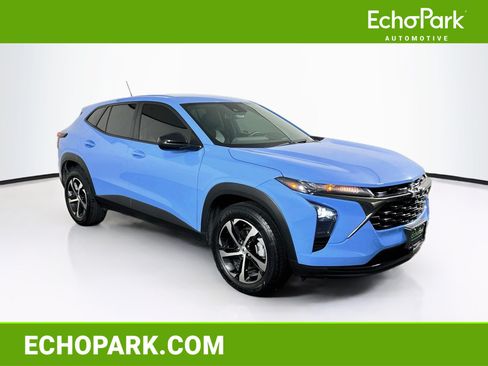 Used 2024 Chevrolet Trax RS FWD image 1