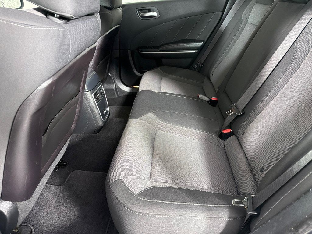 Used 2019 Dodge Charger SXT RWD image 18