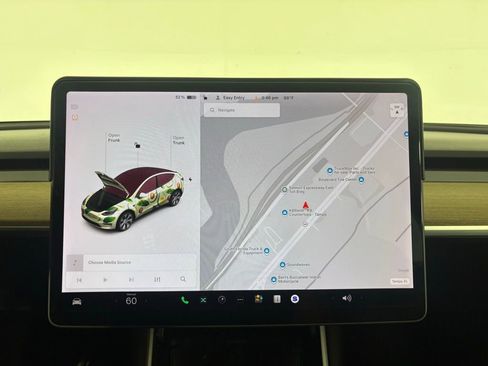 Used 2021 Tesla Model Y Long Range image 23