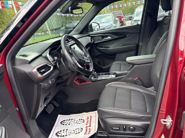 Used 2022 Chevrolet TrailBlazer RS w/ Convenience Package AWD/4WD image 9