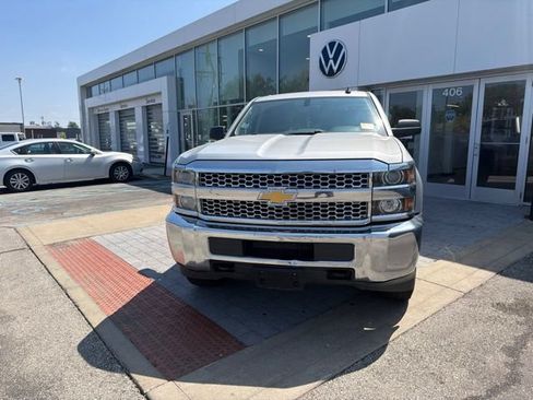 Used 2019 Chevrolet Silverado 2500 LT AWD/4WD image 3