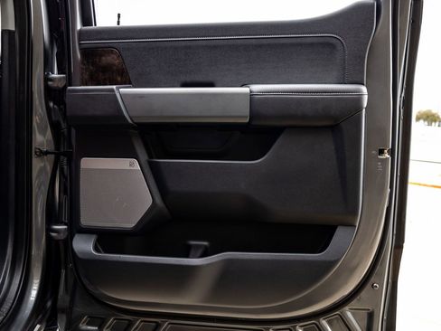 Used 2023 Ford F250 Lariat w/ Lariat Ultimate Package image 39