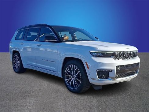 Used 2024 Jeep Grand Cherokee L Summit image 3