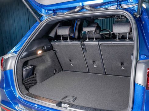 Certified 2025 Mercedes-Benz GLA 250 image 8