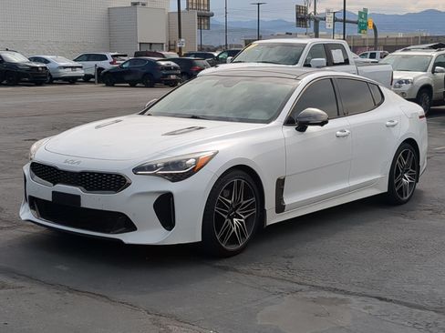 Used 2022 Kia Stinger GT2 RWD image 10