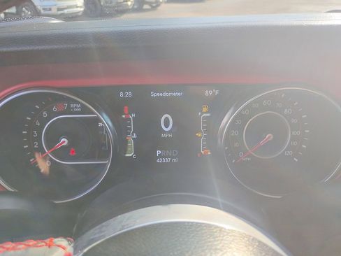 Used 2022 Jeep Wrangler Unlimited Rubicon w/ Cold Weather Group image 25