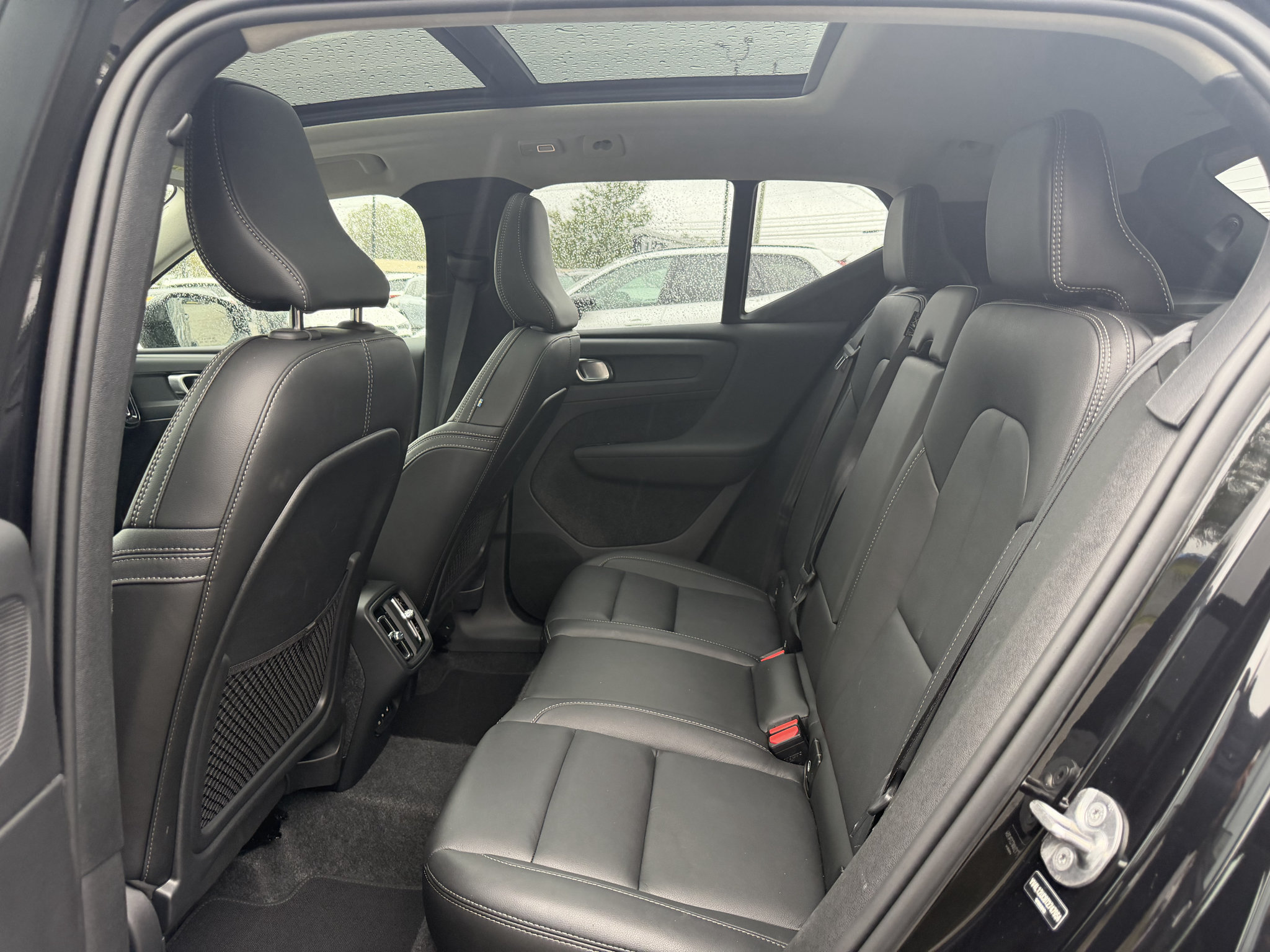 Used 2026 Volvo XC40 B5 Plus AWD/4WD image 12