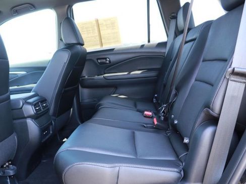 Certified 2024 Honda Passport EX-L image 14