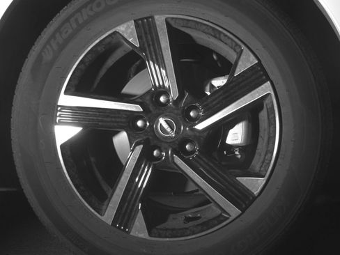 Used 2025 Nissan Sentra SV FWD image 15