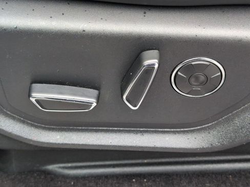 Used 2018 Ford F150 Platinum w/ Equipment Group 701A Luxury image 17